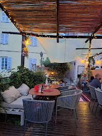 Atmosphère du Restaurant Le Petit Vincent à Bastia - n°10