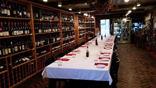 General Store «Symons General Store & Wine Cellar», reviews and photos, 401 E Lake St, Petoskey, MI 49770, USA