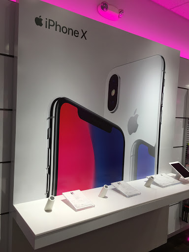 Cell Phone Store «T-Mobile», reviews and photos, 35020 Newark Blvd, Newark, CA 94560, USA