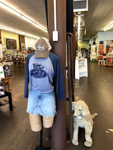 Pet Supply Store «3 Dogs and a Chick», reviews and photos, 130 Miracle Strip Pkwy SE, Fort Walton Beach, FL 32548, USA