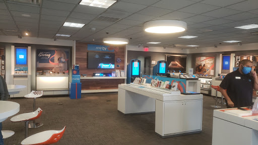 Cell Phone Store «AT&T», reviews and photos, 325 Jesse Jewell Pkwy, Gainesville, GA 30501, USA
