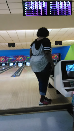 Bowling Alley «Plum Hollow Lanes», reviews and photos, 21900 W Nine Mile Rd, Southfield, MI 48075, USA