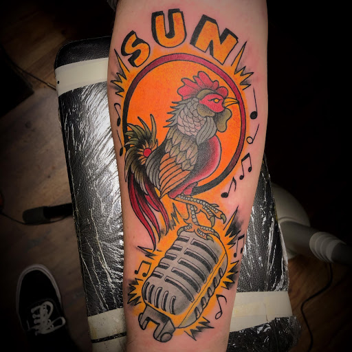 Tattoo Shop «Lightwave Tattoos», reviews and photos, 184 Broadway, Saugus, MA 01906, USA