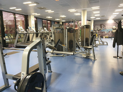 Gimnasio Infinit Fitness Pozuelo - C. de Joaquín Turina, 2, 28224 Pozuelo de Alarcón, Madrid, Spain