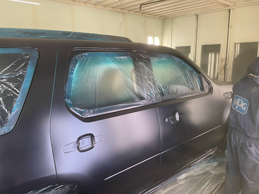 Auto Repair Shop «Rizza Body Shop», reviews and photos, 485 S River Rd, Des Plaines, IL 60016, USA