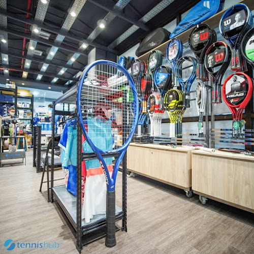 Opinii despre TennisHub în Singapore - Sporting goods store