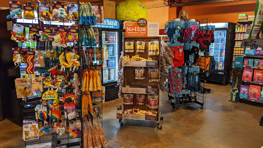 Pet Supply Store «Petapoluza Pet Supply & Grooming», reviews and photos, 114 N 36th St, Seattle, WA 98103, USA