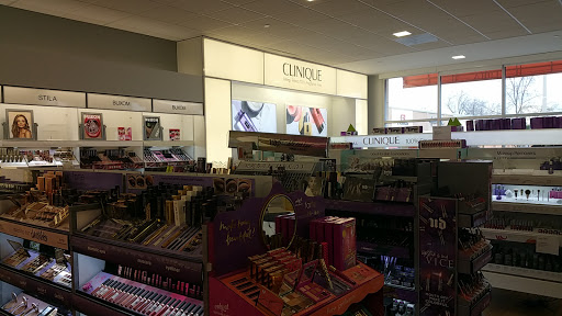 Hair Salon «Ulta Beauty», reviews and photos, 2699 Edmondson Rd, Cincinnati, OH 45209, USA