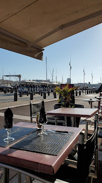 Atmosphère du Le Collins - Restaurant Vieux Port à Marseille - n°3