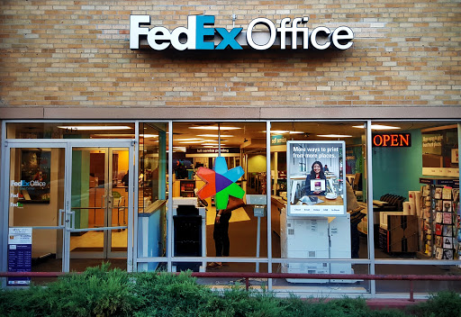Print Shop «FedEx Office Print & Ship Center», reviews and photos, 612 W 47th St, Kansas City, MO 64112, USA