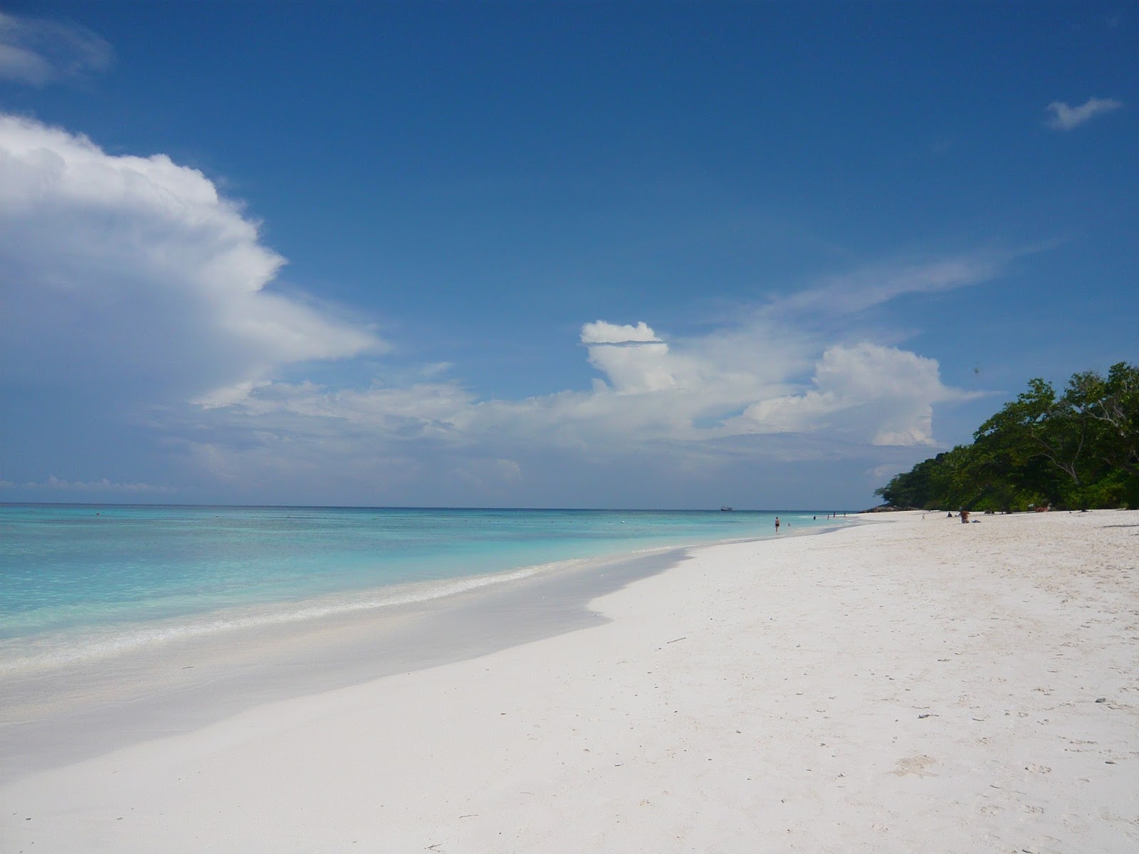 Fotografija Plaža otoka Tachai priljubljeno mesto med poznavalci sprostitve