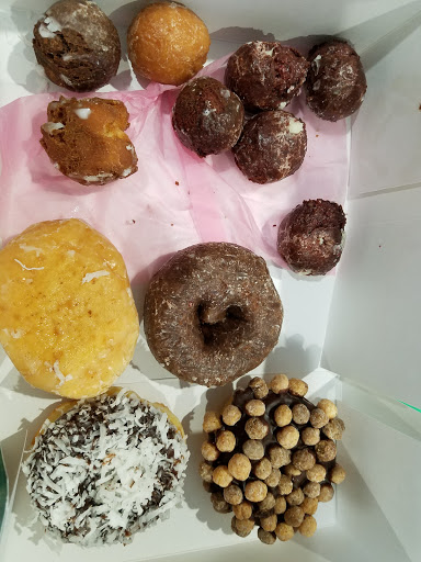 Donut Shop «River Oaks Donuts», reviews and photos, 3601 Westheimer Rd, Houston, TX 77027, USA