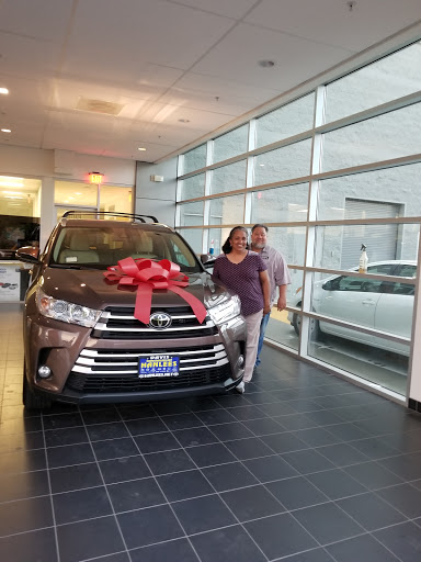 Toyota Dealer «Hanlees Davis Toyota», reviews and photos, 4202 Chiles Rd, Davis, CA 95616, USA