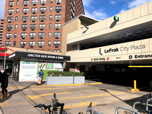 Post Office «United States Postal Service», reviews and photos, 5901 Junction Blvd, Elmhurst, NY 11373, USA