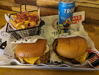 Plats et boissons du Restaurant de hamburgers SMASH CHEZ ABÉ à Villeurbanne - n°14