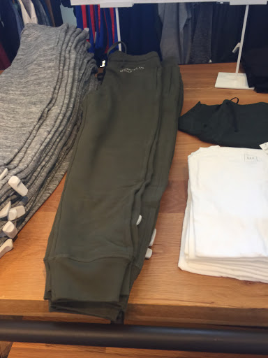 Clothing Store «Gap», reviews and photos, 673 Collins Ave, Miami Beach, FL 33139, USA