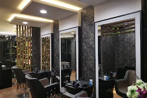 Lush Loc - Best Salon in palavakam / Best Salon in Ecr image
