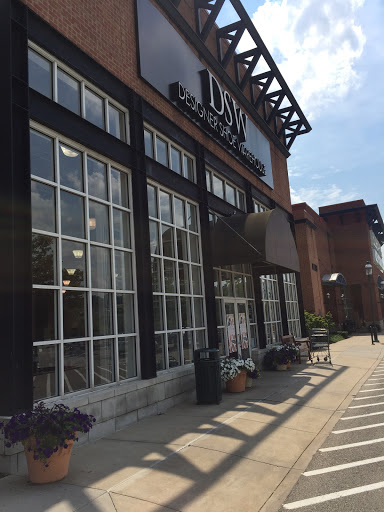 Shoe Store «DSW Designer Shoe Warehouse», reviews and photos, 520 E Waterfront Dr, Homestead, PA 15120, USA
