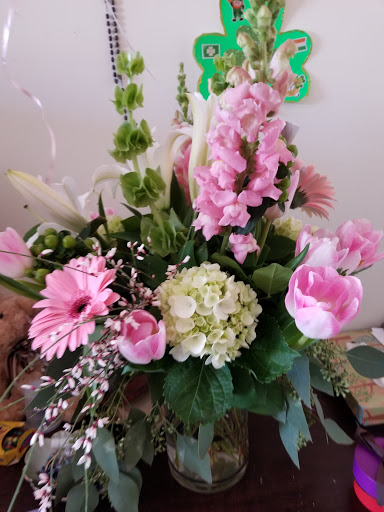 Florist «Pomfret Florist», reviews and photos, 836 County St, Somerset, MA 02726, USA