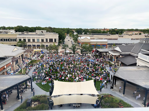 Shopping Mall «Bayshore Town Center», reviews and photos, 5800 N Bayshore Dr, Glendale, WI 53217, USA
