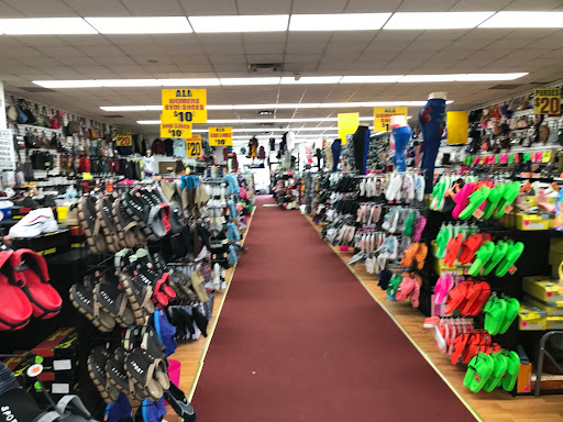 Shoe Store «Lizzys Shoes», reviews and photos, 4930 Schaefer Rd, Dearborn, MI 48126, USA