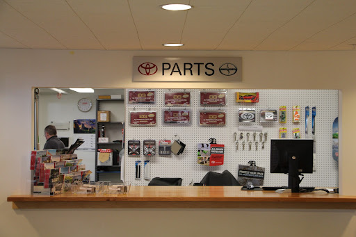 Car Dealer «Putnam Toyota», reviews and photos, 50 California Dr, Burlingame, CA 94010, USA