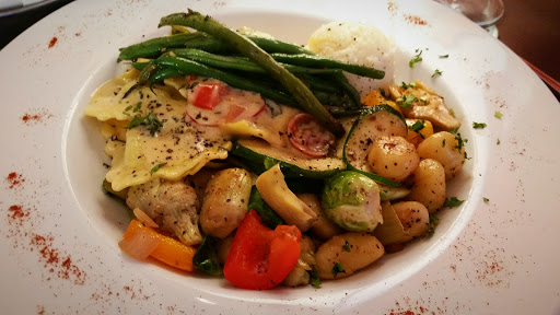 Caterer «Bijou Catering», reviews and photos, 2629 E Clairemont Ave, Eau Claire, WI 54701, USA