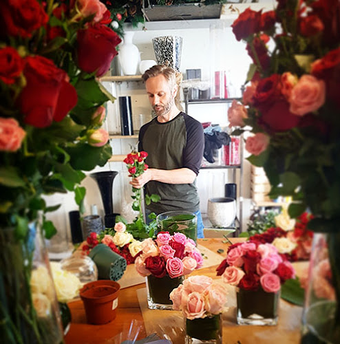 Strudwick Flowers Ltd. - Florist