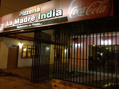 Pizzeria Madre India - 6R2G+X49, Santa Cruz de la Sierra, Bolivia