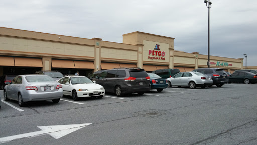 Petco Animal Supplies, 10383 Reisterstown Rd, Owings Mills, MD 21117, USA, 