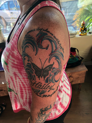 Body Piercing Shop «Utopia Tattoo & Body Piercing», reviews and photos, 885 Lincoln Way, Auburn, CA 95603, USA