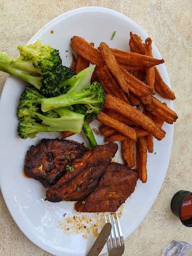 Restaurant «Red White and Brew», reviews and photos, 6740 E McDowell Rd #102, Mesa, AZ 85215, USA