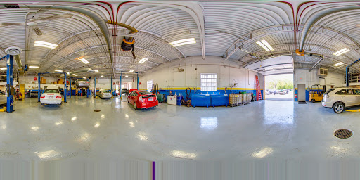 Auto Repair Shop «Wheeling Auto Center», reviews and photos, 2430 E Hintz Rd, Arlington Heights, IL 60004, USA