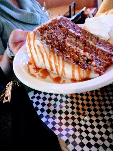 Bar & Grill «South East Gears & Cheers», reviews and photos, 23333 Aurora Rd, Bedford Heights, OH 44146, USA