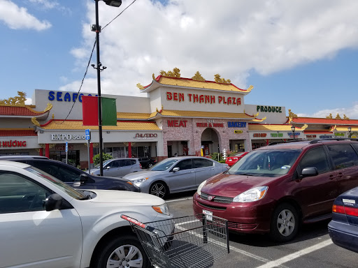 Grocery Store «Ben Thanh Plaza and Central Market», reviews and photos, 1818 E Pioneer Pkwy #100, Arlington, TX 76010, USA