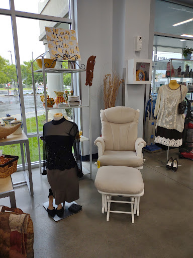 Thrift Store «Goodwill Warwick Retail Store», reviews and photos, 11061 Warwick Blvd, Newport News, VA 23601, USA