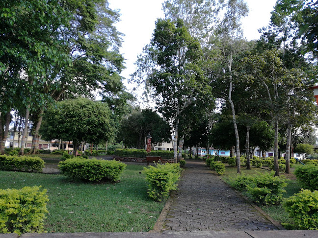 Parque Central de Huambi - Sucua