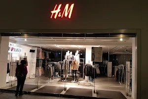 H&M image