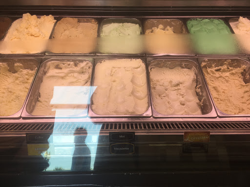 Ice Cream Shop «Cold Stone Creamery», reviews and photos, 101 Main St K, Seal Beach, CA 90740, USA