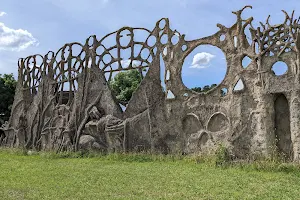 Dreamer's Gate Sculpture image