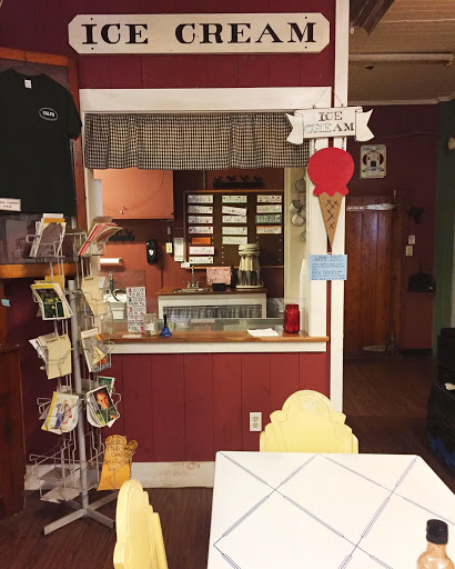 Grocery Store «Riverton General Store», reviews and photos, 2 Main St, Barkhamsted, CT 06063, USA