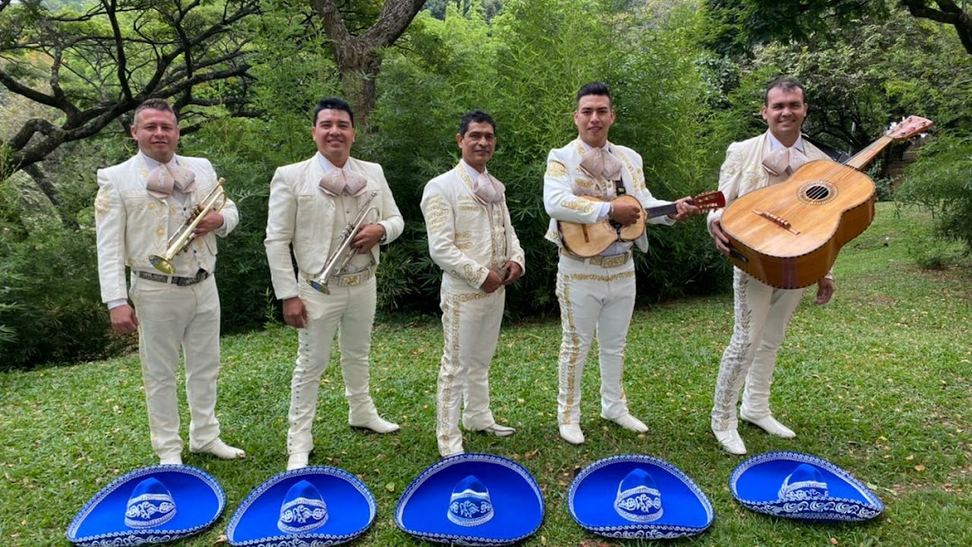 Mariachi Caballo de Patas Blancas