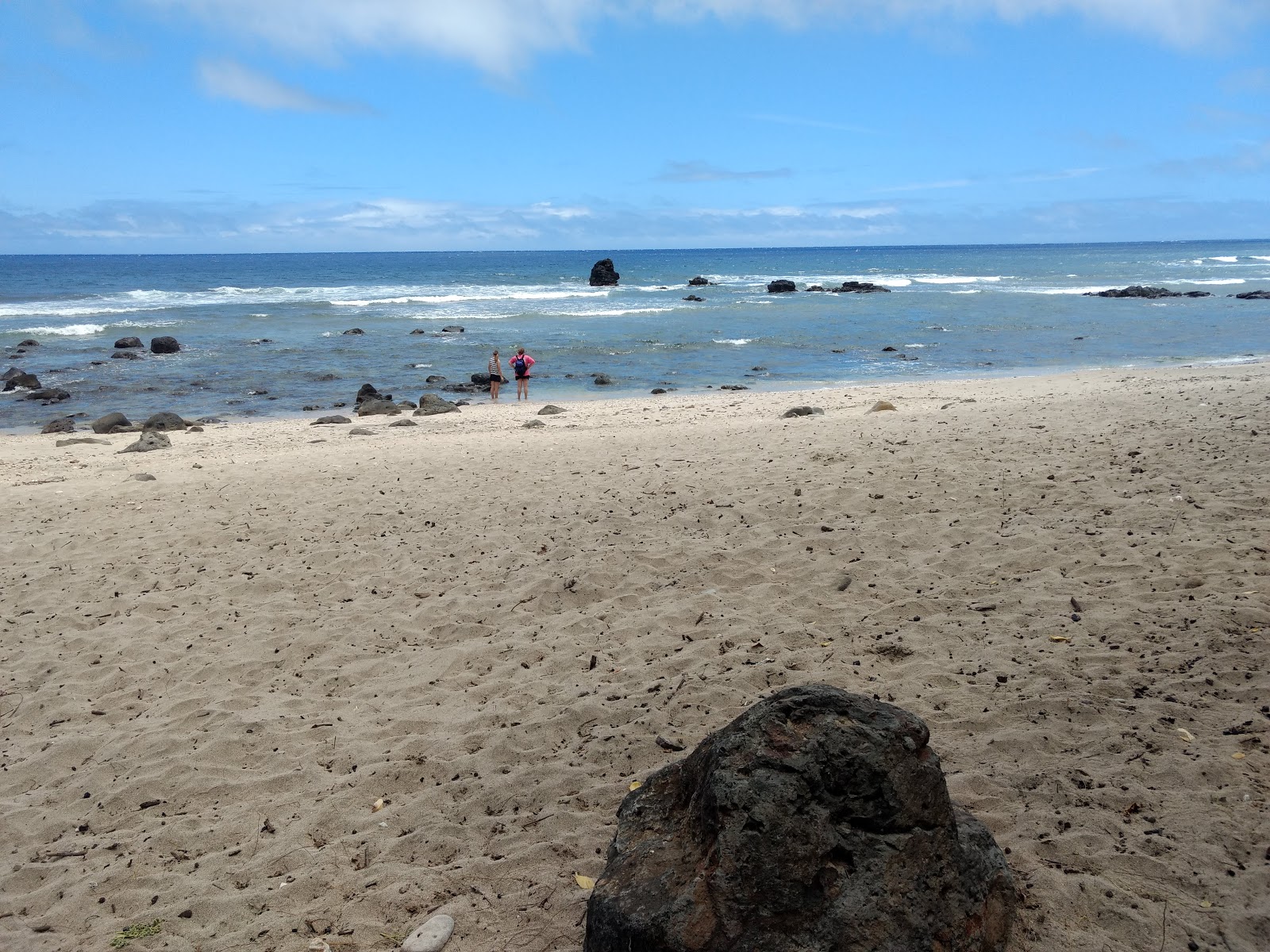 Foto di Punalau Beach con parzialmente pulito livello di pulizia