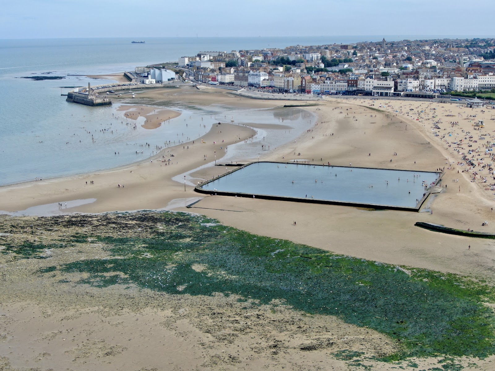 Foto van Margate Beach met hoog niveau van netheid