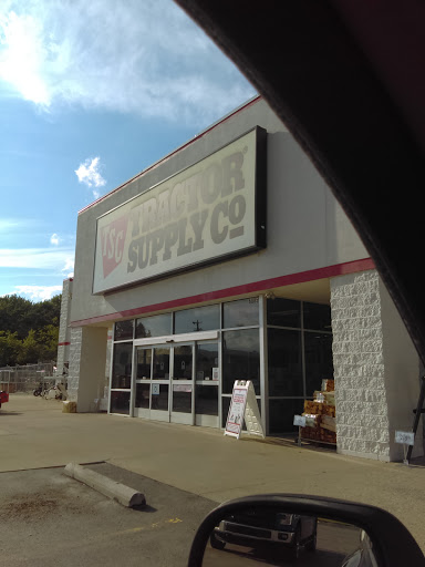 Home Improvement Store «Tractor Supply Co.», reviews and photos, 6885 US-322, Franklin, PA 16323, USA