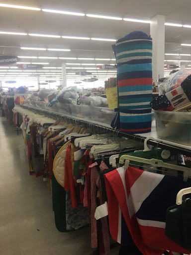 Thrift Store «Value World», reviews and photos, 11900 Detroit Ave, Lakewood, OH 44107, USA