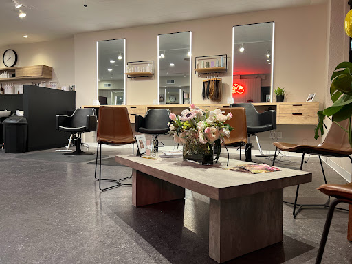 Beauty Salon «The Salon», reviews and photos, 4548 Main St, Kansas City, MO 64111, USA