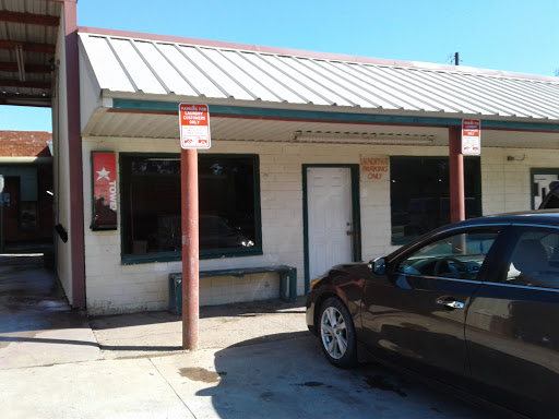 Gierisch Laudromat and Car Wash en Roanoke