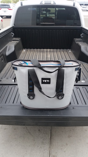 Toyota Dealer «Larry H. Miller Toyota Peoria», reviews and photos, 8633 W Bell Rd, Peoria, AZ 85382, USA