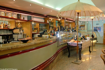 Gran Café Royal Via Roma, 51, 92010 Lampedusa AG, Italia